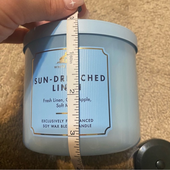 New ~ {Bath & Body Works} 3-Wick Candle | Sun Drenched Linen (14.5 oz) - Picture 6 of 13